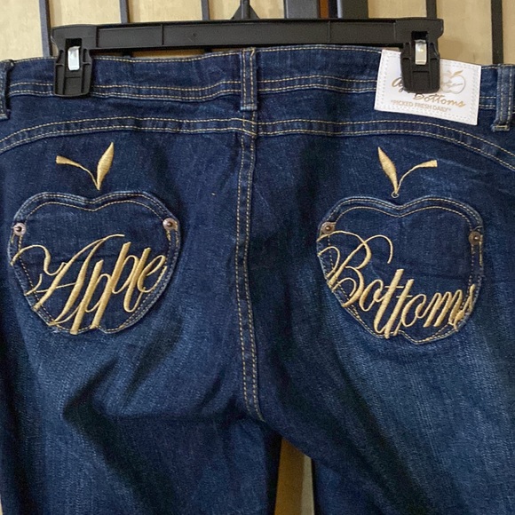 Vintage Apple Bottom Crops - Picture 5 of 5